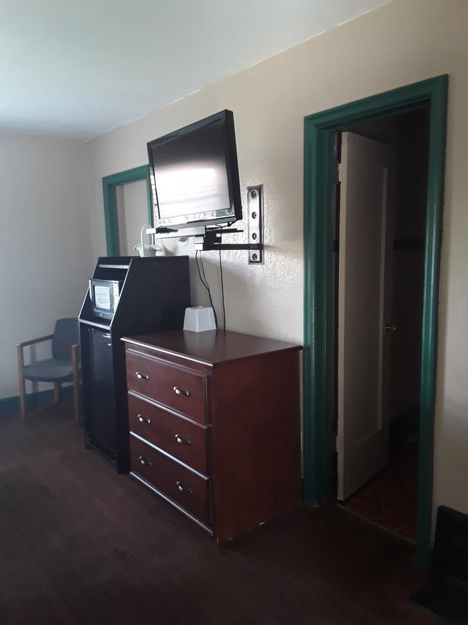 Eddy'S Motel Butte Εξωτερικό φωτογραφία
