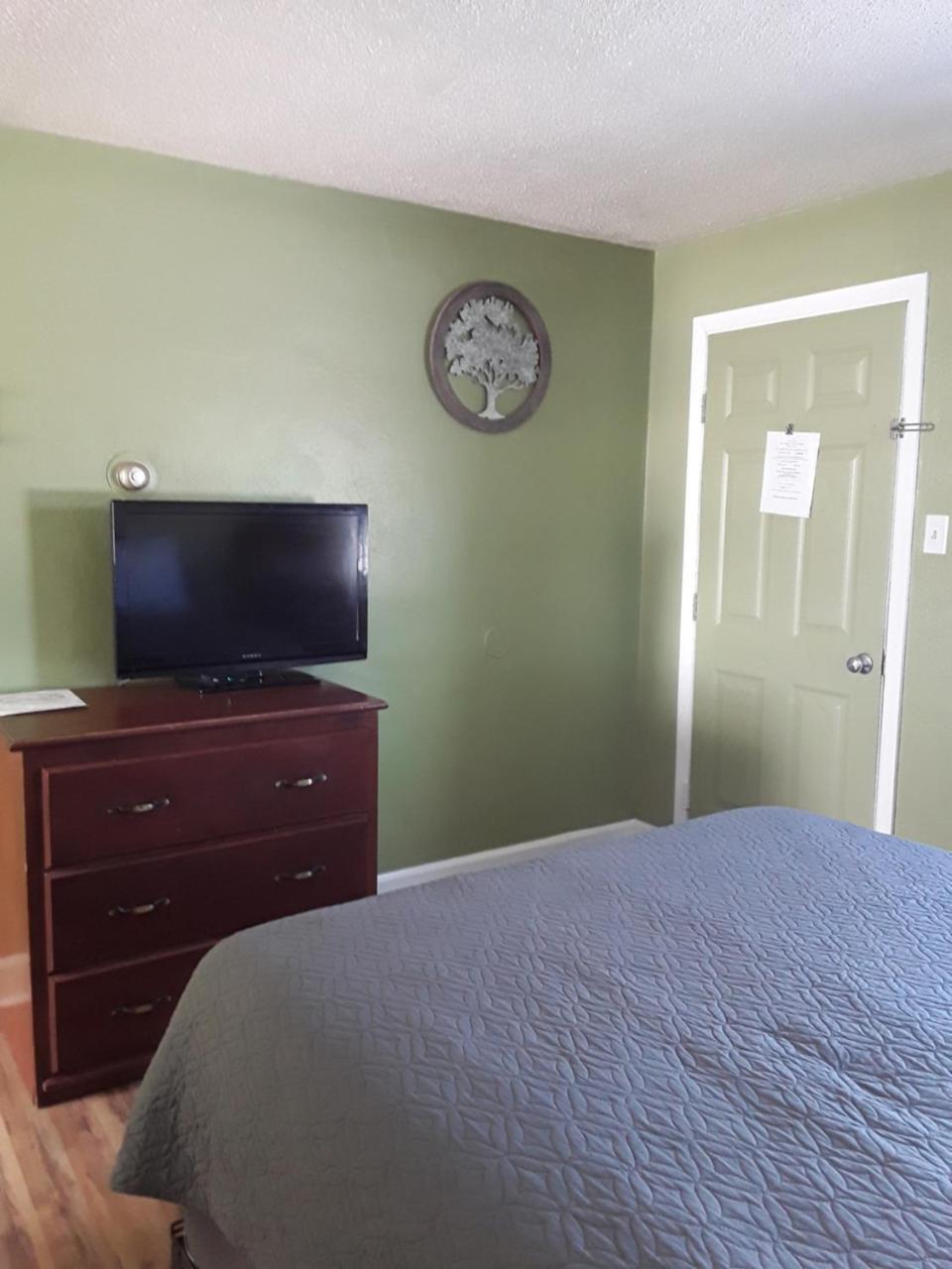 Eddy'S Motel Butte Εξωτερικό φωτογραφία